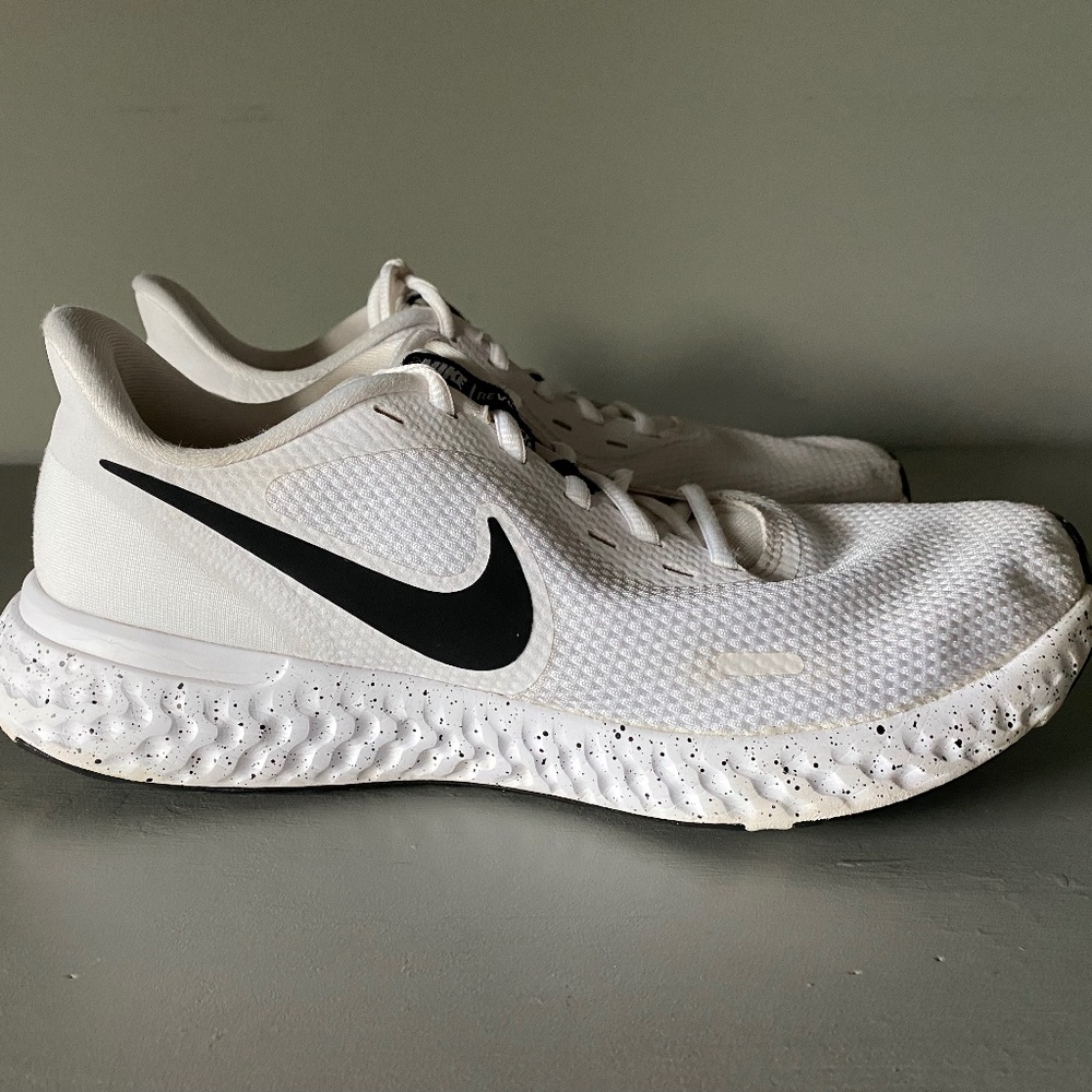 Nike Revolutions